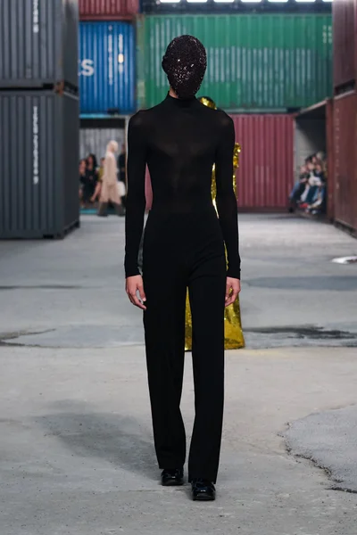 Look 22